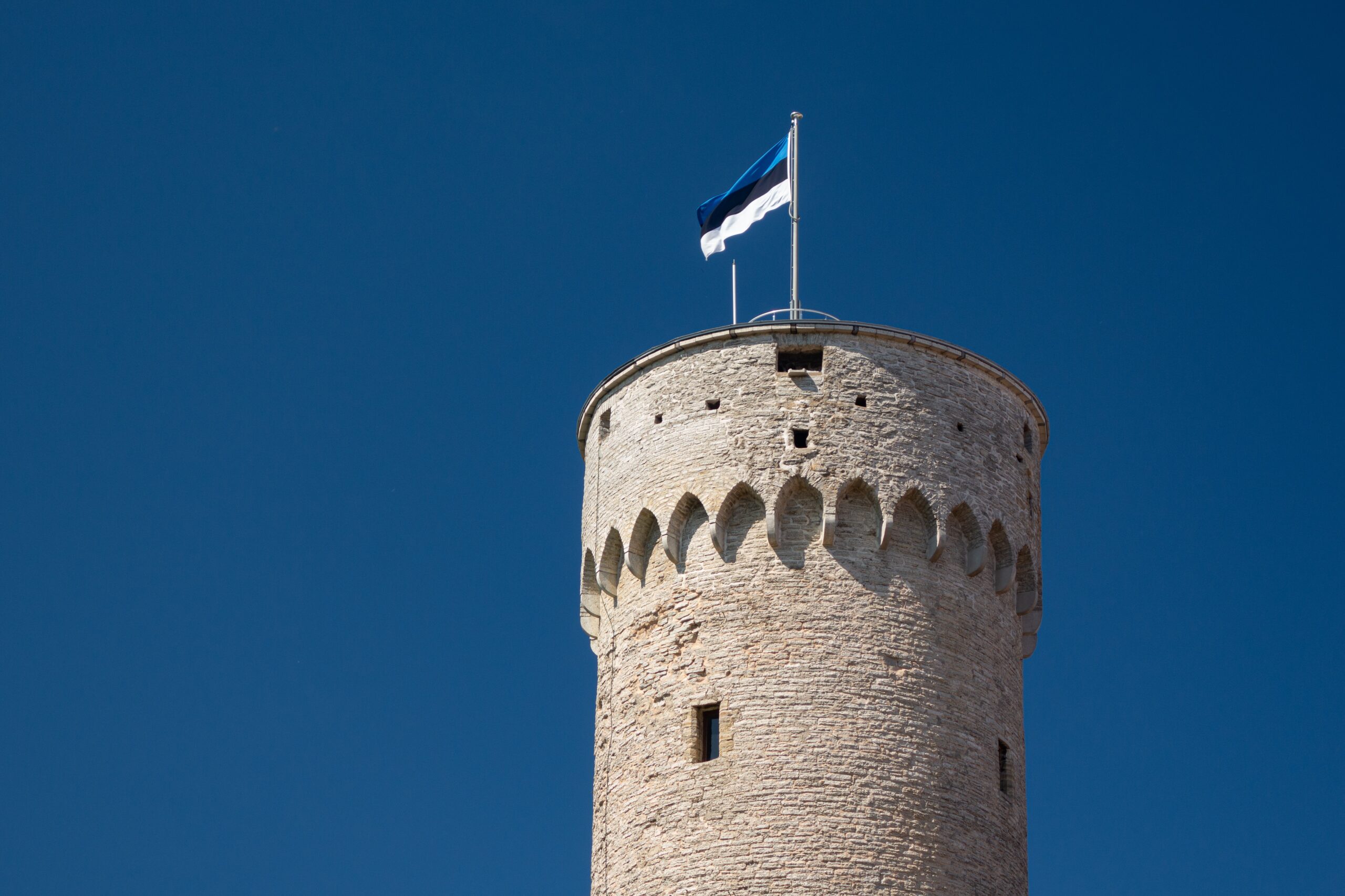 Eesti lipp lehvimas tornis
