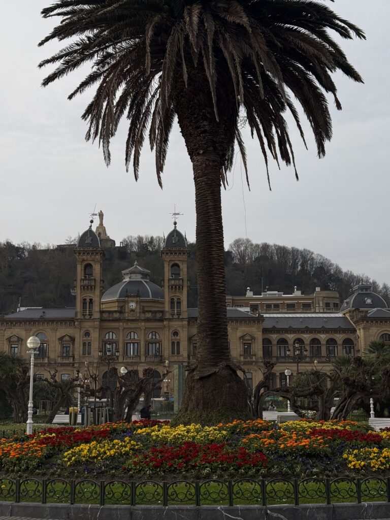 San Sebastiani vanalinn õhtuvalguses Baskimaal