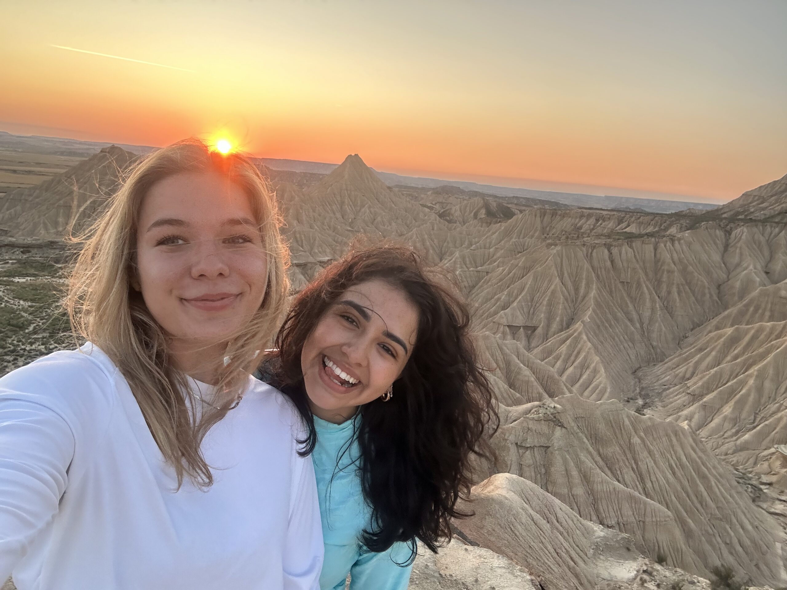 Vanessa ja Adriana, ystävykset Perussa