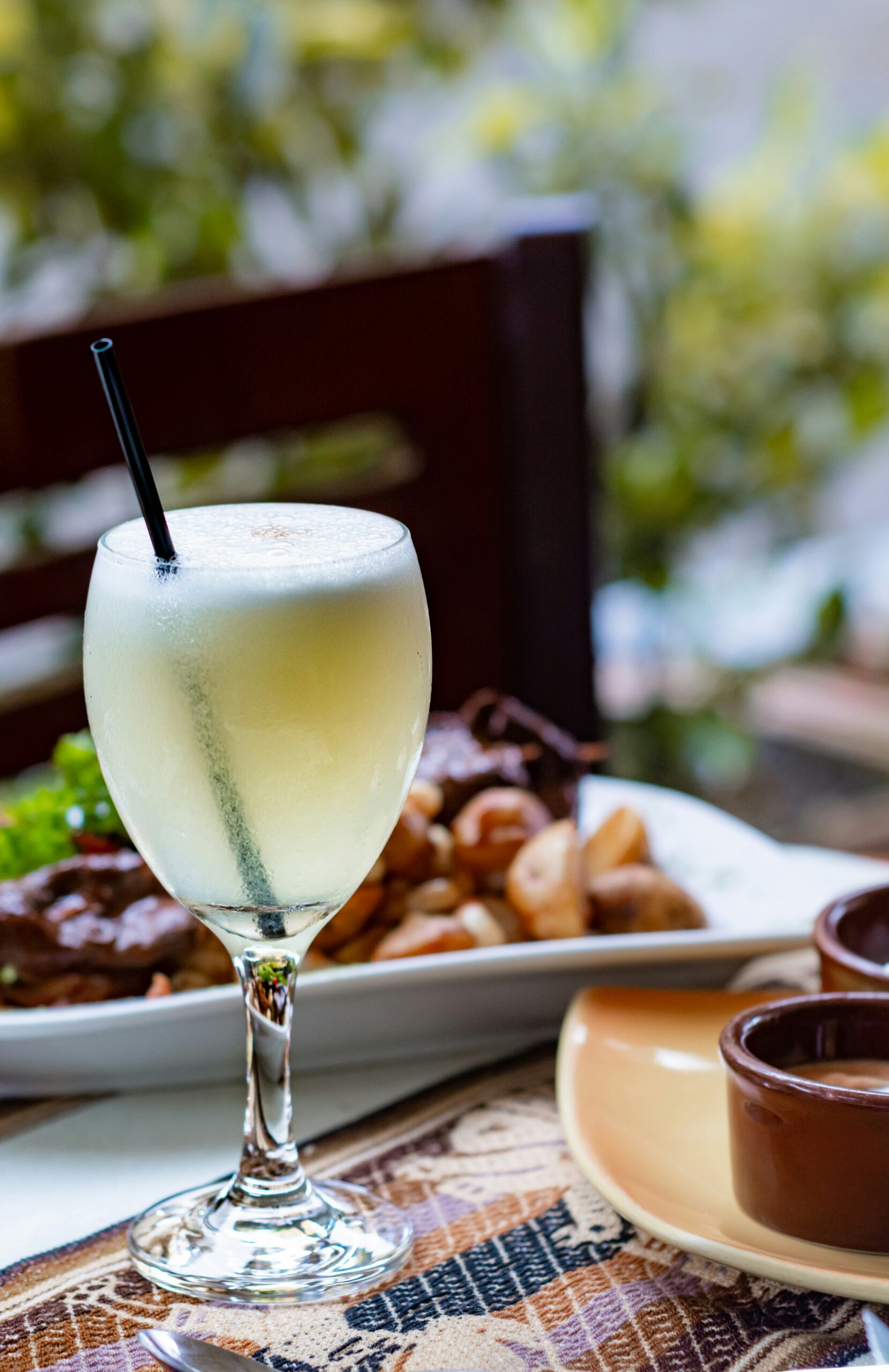 Pisco sour -cocktail lasissa