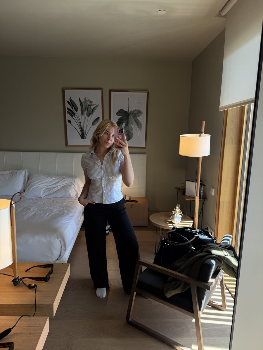 Travel blogger Vanessa from Museumist in her room at Arima Hotel & Spa, San Sebastián