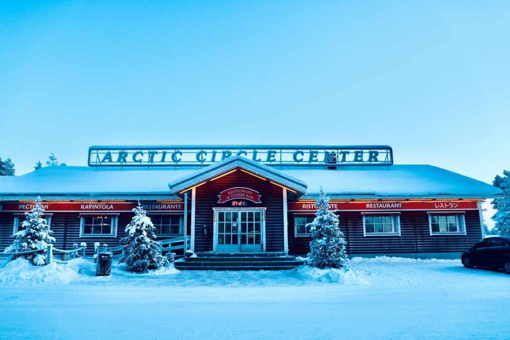 Arctic Circle Center restoran polaarjoonel Rovaniemis talvel