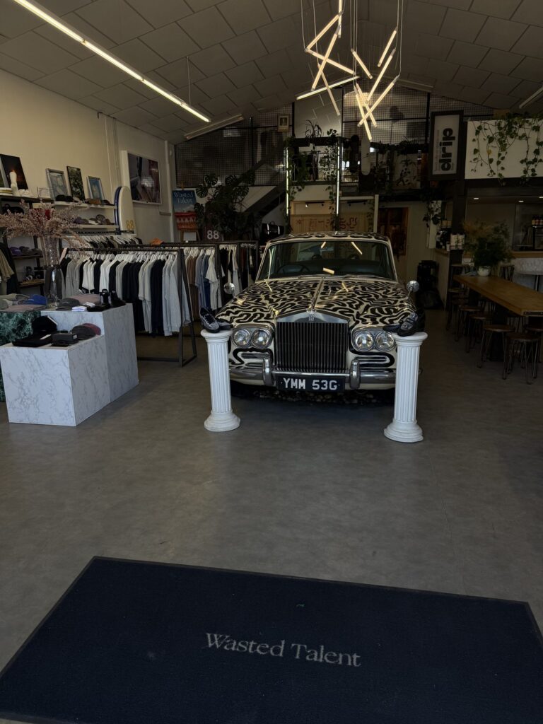 Wasted Talenti pood Hossegoris, sebramustriline Rolls-Royce riiulite vahel